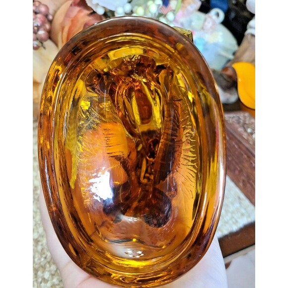 LE Smith GOOSE GIRL Hummel style Amber Glass 6" figurine - Picture 6 of 6